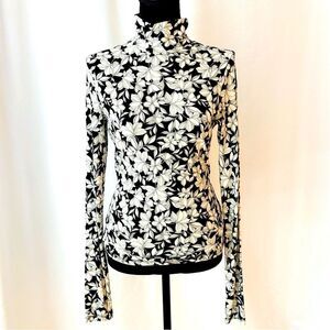 Alice + Olivia Black and White Floral Long Sleeve Top